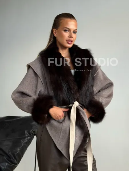 Пальто с мехом фишера - фото 13