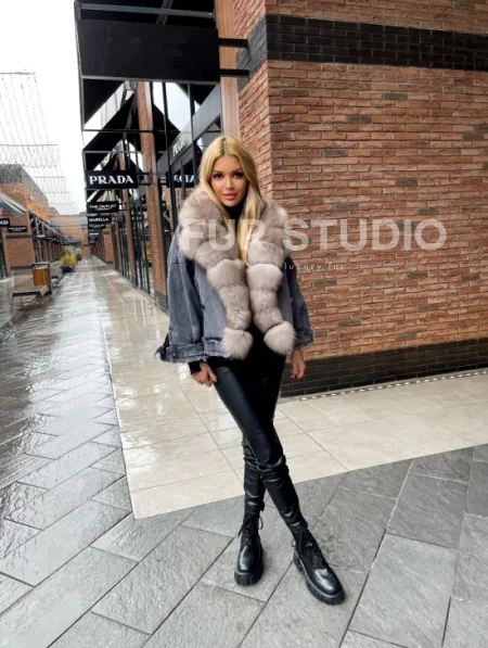 Джинсовая куртка с мехом финского песца - фото 3
