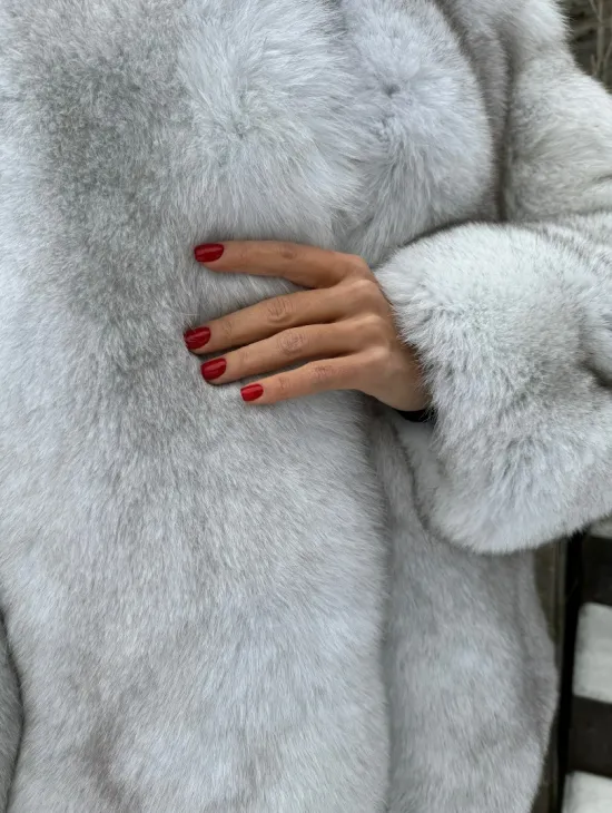 Песцовая шуба вертикального цельного кроя из меха песца - фото 1