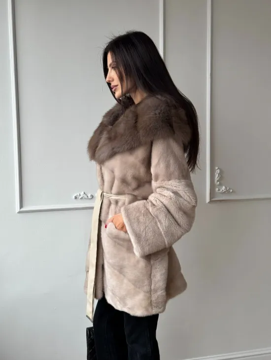 Меховое полупальто из меха норки с капюшоном куница - фото 11