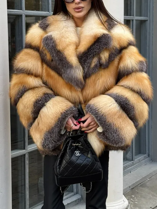 Шуба из меха лисы Golden-grey fox с английским воротником, с поясом - фото 3