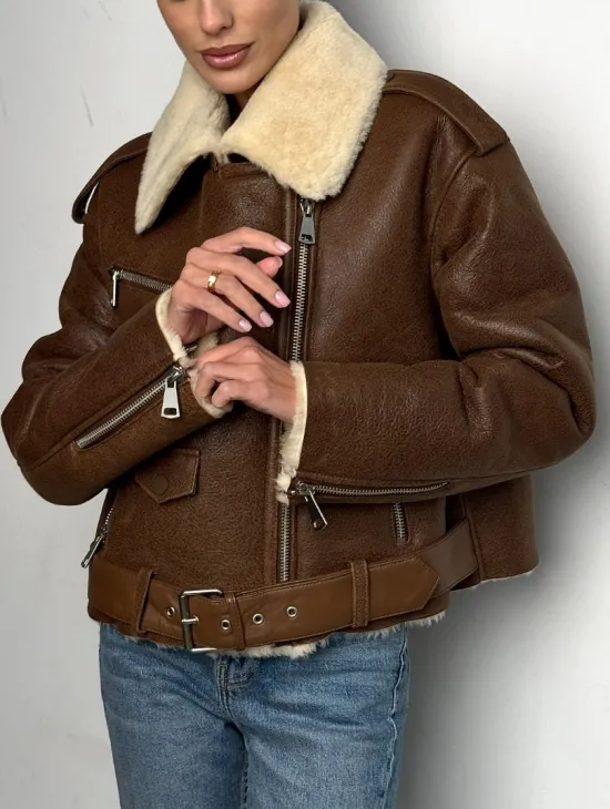 Короткая зимняя женская дубленка авиатор - фото 4