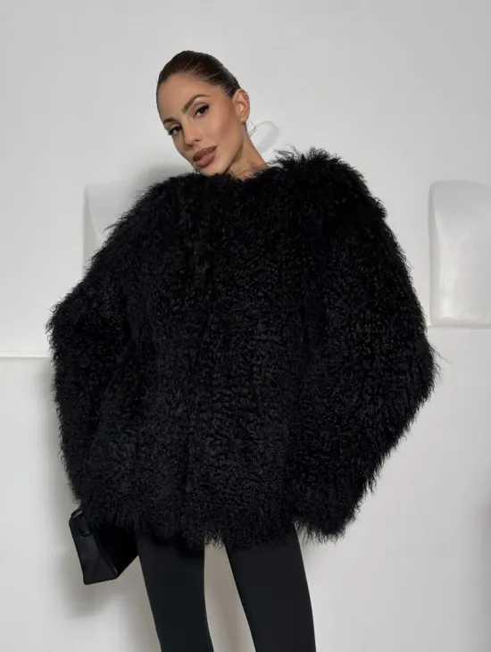 Черная шуба из меха ламы воротник шанель - фото 5