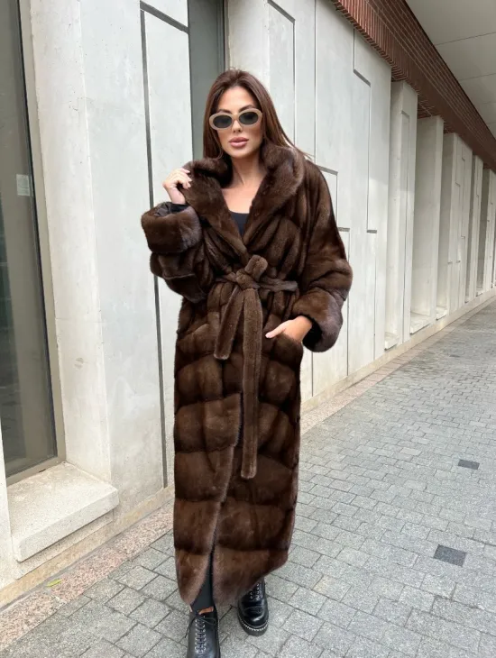 Элитная норковая шуба NAFA  в цвете соболь с капюшоном - фото 3