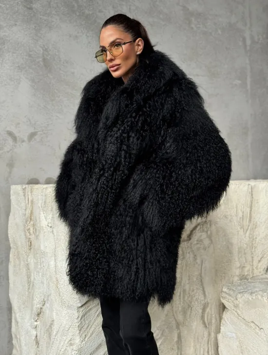 Черная шуба из ламы - фото 0