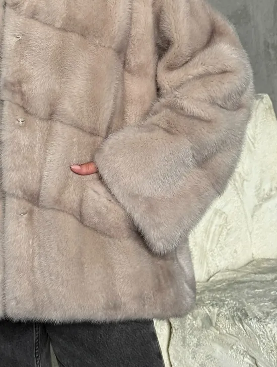 Норковый полушубок с капюшоном в цвете пудра - фото 1