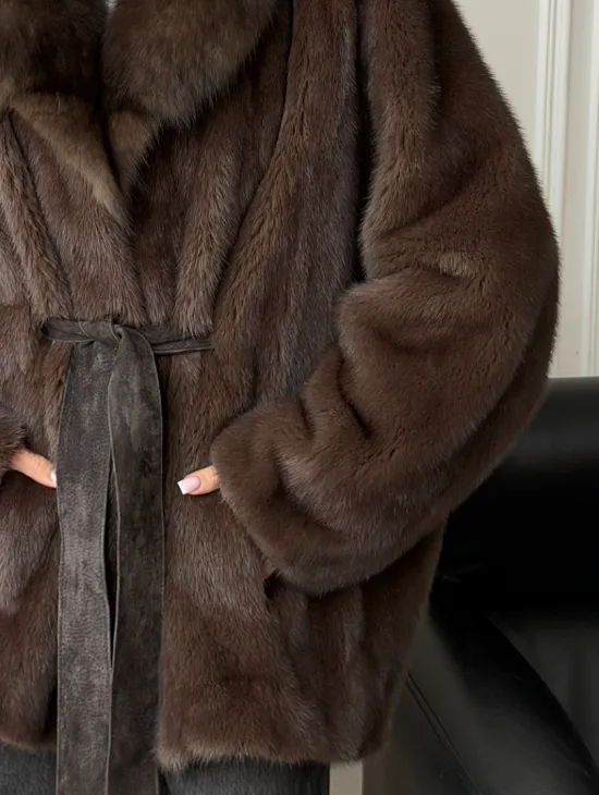 Полушубок норковый летучая мышь с воротником куницы - фото 2