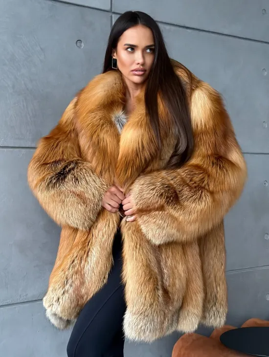 Шуба из натурального меха лисы - фото 9