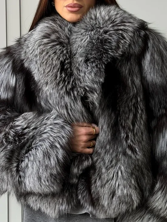 Женская шуба из чернобурки Winter Lover - фото 1