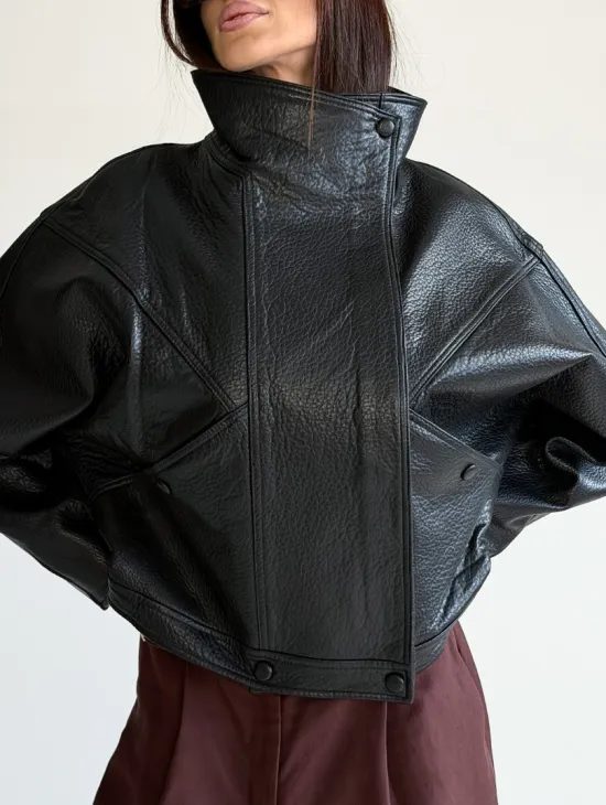 Черная женская кожаная куртка - фото 6