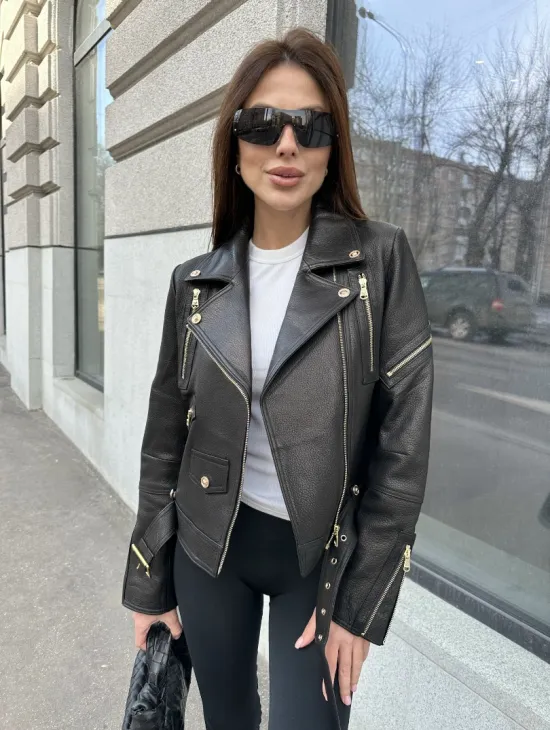 Куртка из натуральной кожи черного цвета - фото 0