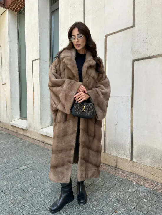 Норковая шуба с английским воротником  - цвет пастель  - стиль 